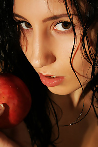 Kitty M in Wet Apple by Natasha Schon
