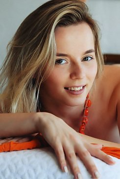 Jillean in Orange Cream by Arkisi