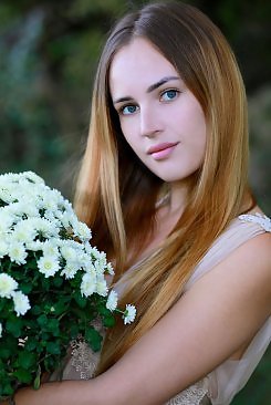 Hailey in Bouquet by Matiss
