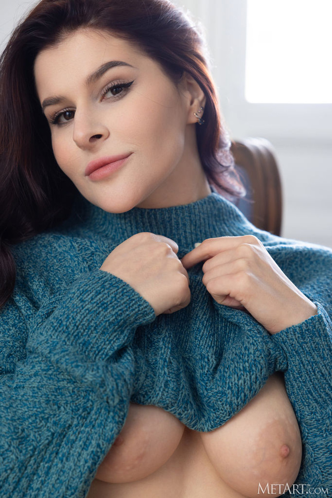 Pandora Red in Cozy Curvy by Nudero