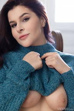 Pandora Red in Cozy Curvy by Nudero