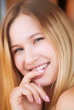 Stella Cardo in Honey Blonde by Erro