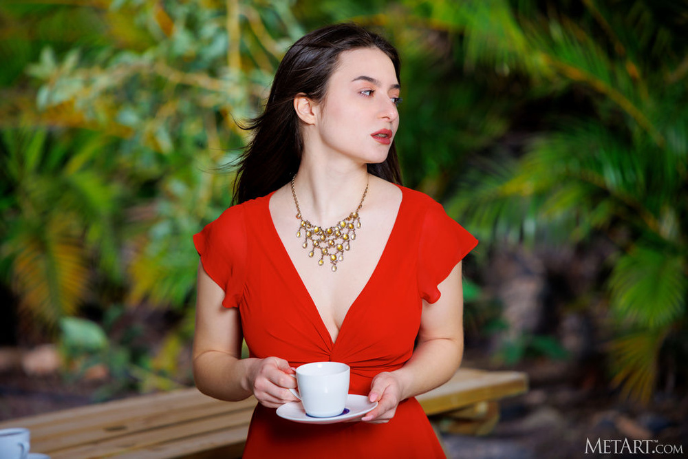 Chloe Moss in Brilliant Color by Arkisi