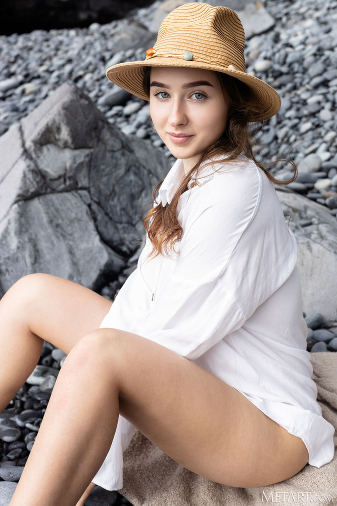 Bozhena in Seaside Siren by Tora Ness