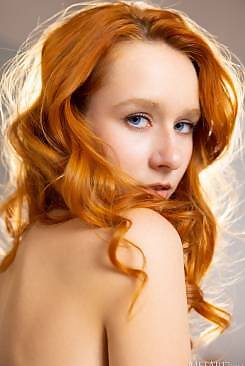 Lila Rouge in Cloud Nine by Nudero