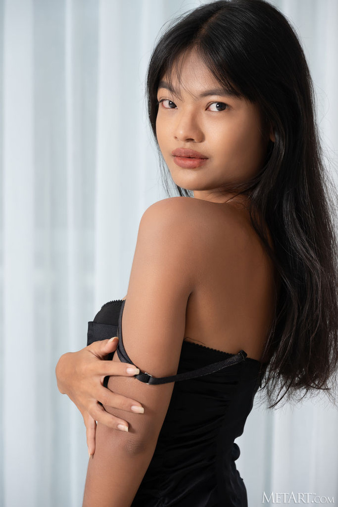 Lilly Narak in Presenting Lilly Narak by Robert Graham